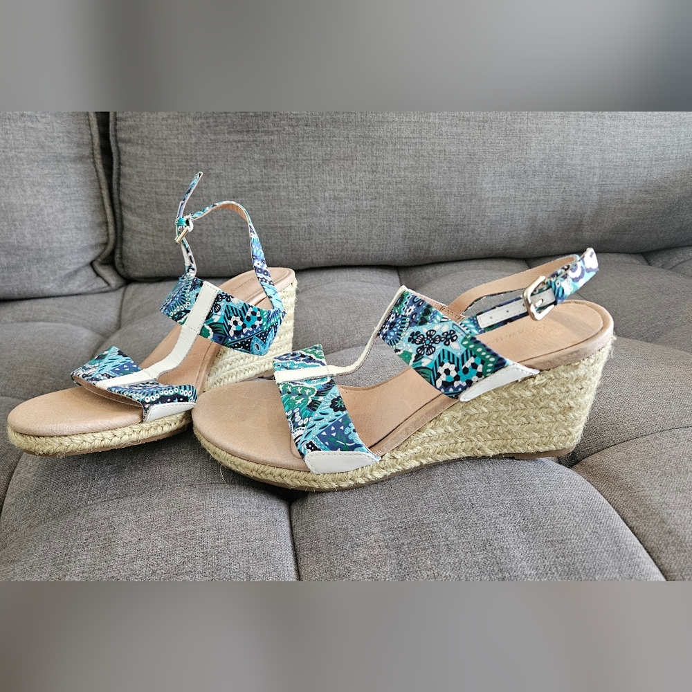 Tommy Bahama Wedges/Sandals